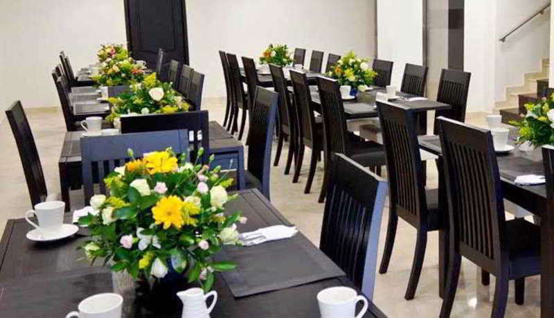 מדיין Hotel Calasanz Real מראה חיצוני תמונה
